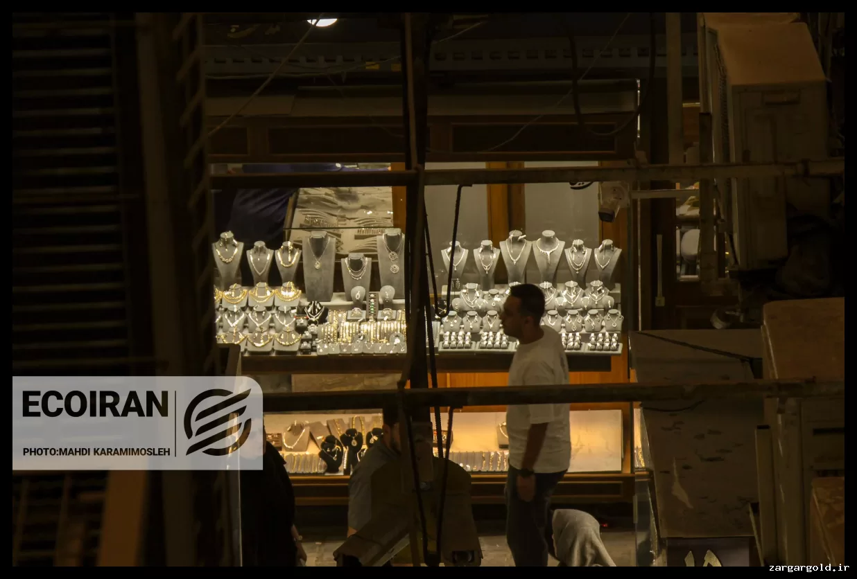 قیمت طلای 18عیار امروز چهارشنبه 6 اسفند با افزایش 2.2 درصدی به 20,249,800 تومان رسید.