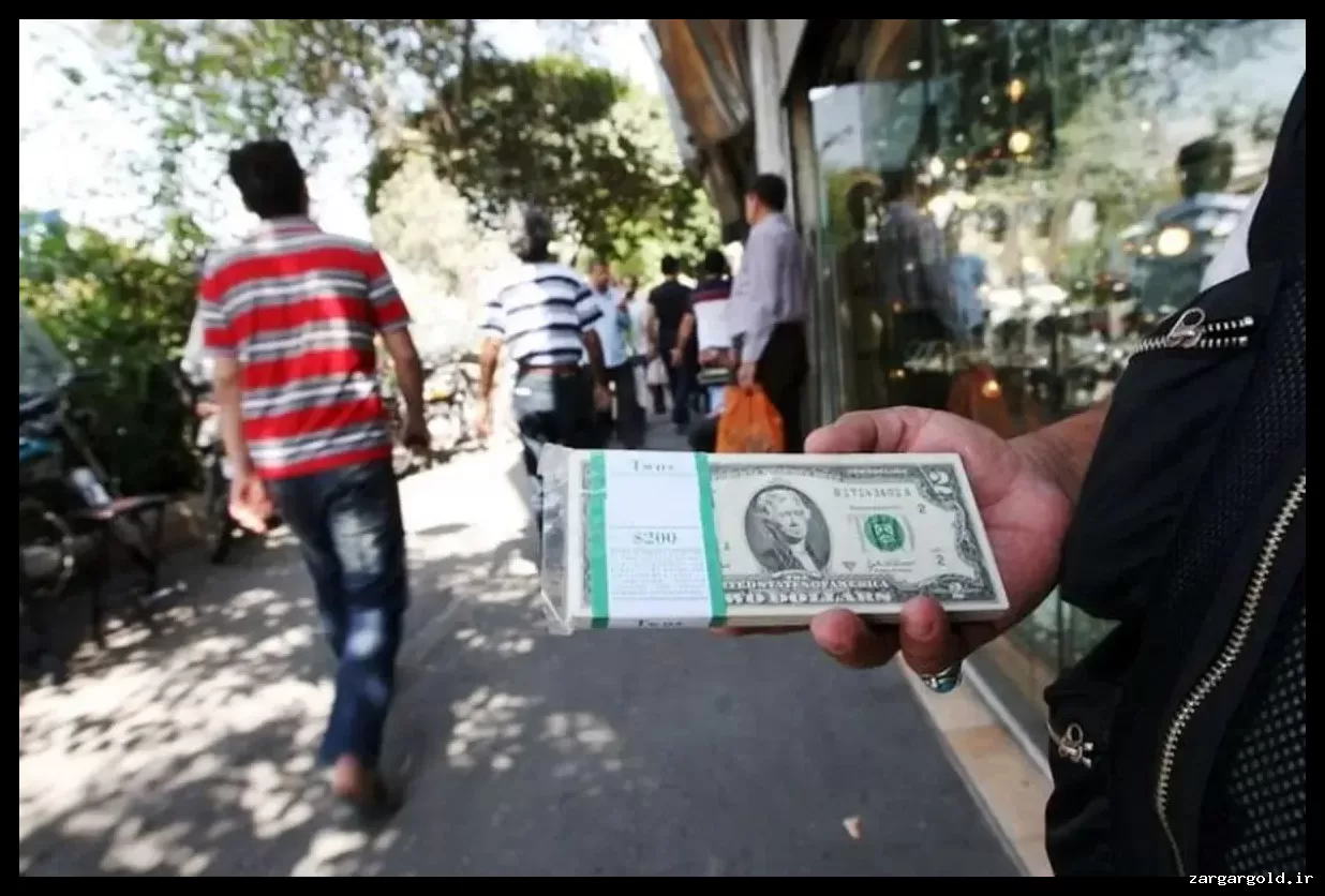 کاهش قیمت دلار آزاد به حدود ۱ میلیون و ۷۲۴ هزار ریال (۶ خرداد)